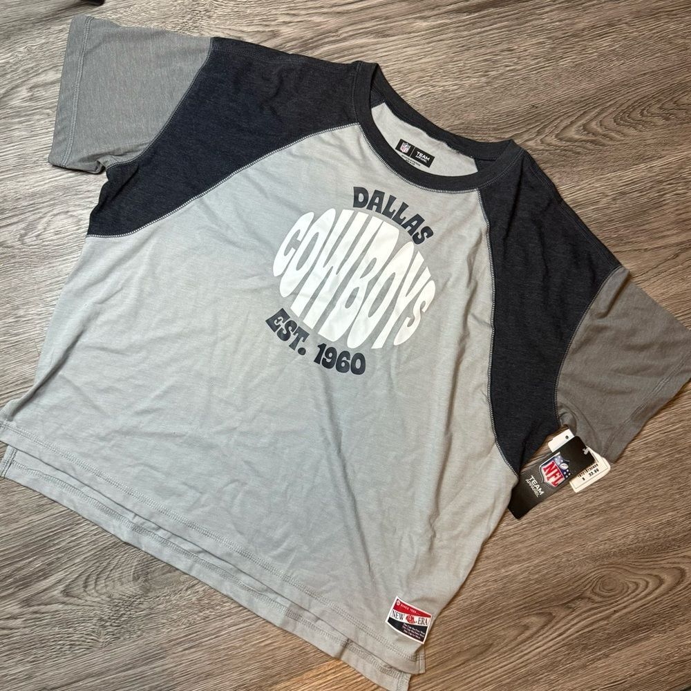 NWT- Dallas cowboys dolman graphic tee - size large